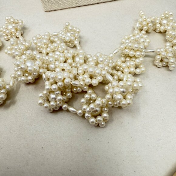 Vintage Imitation Pearl Knot Station Necklace Long Length Creamy White‎ Coquette - Picture 7 of 8